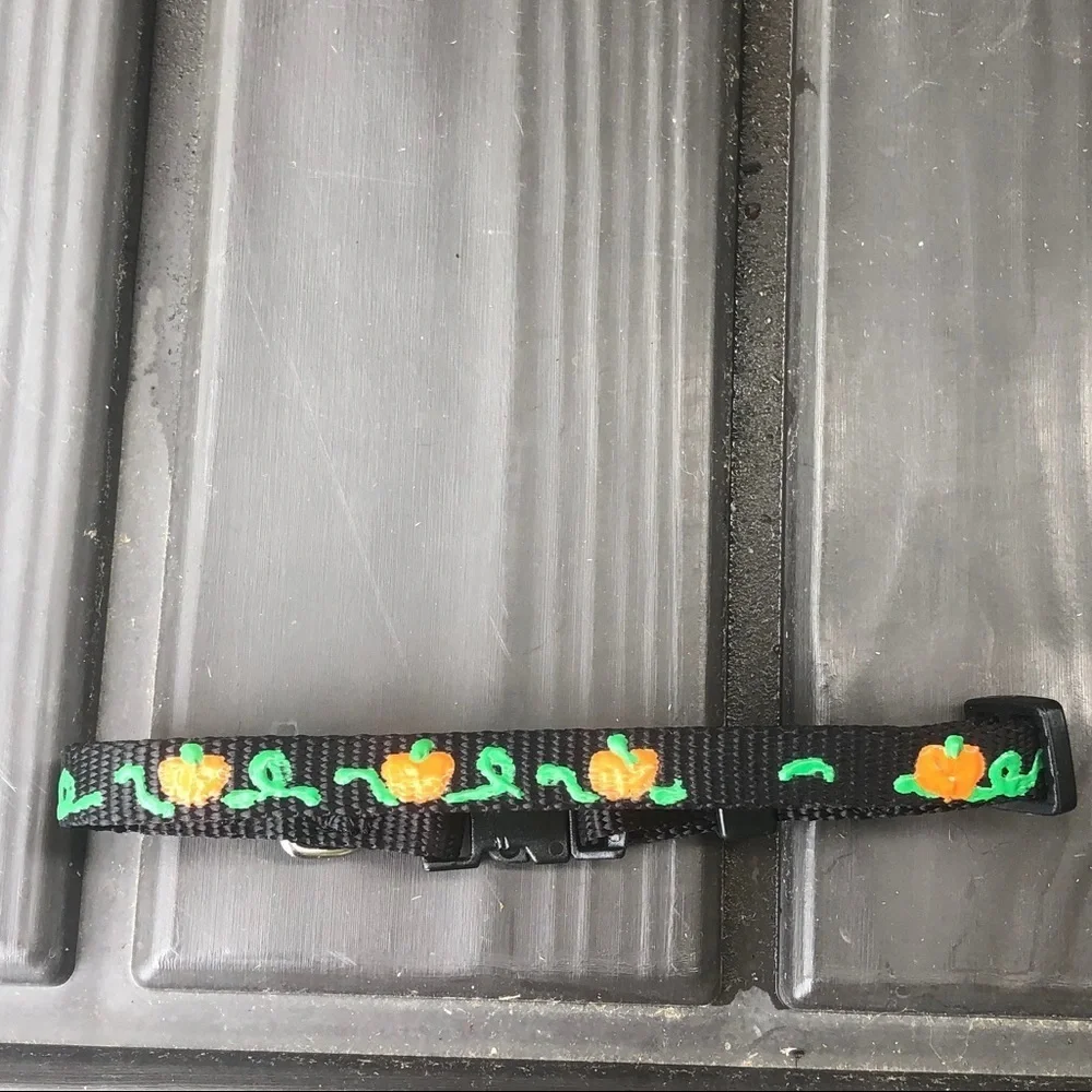 A Pair of Seasonal Holiday Pet Collars New Small